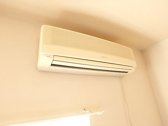 その他設備　エアコン付で夏も快適です。