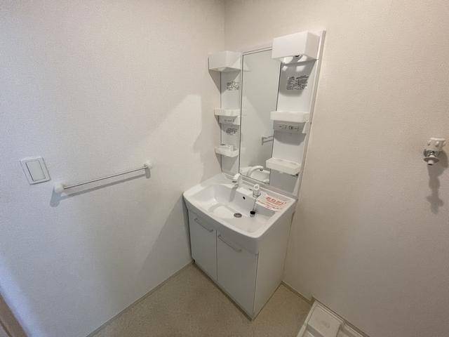 洗面設備　独立洗面台です。