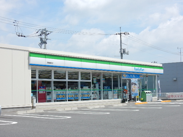 コンビニ　ファミリーマート高柳西町店（コンビニ）まで686m