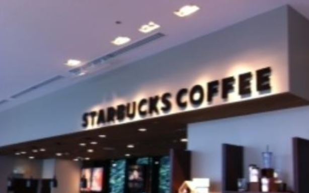 飲食店　スターバックスコーヒーTSUTAYA大崎駅前店（飲食店）まで705m