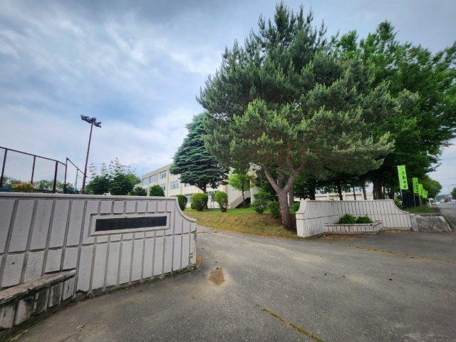 小学校　帯広市立開西小学校（小学校）まで686m