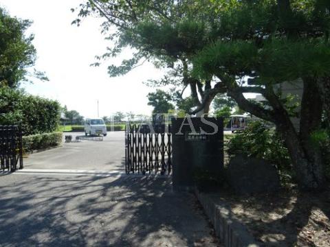 小学校　西尾市立荻原小学校（小学校）まで2400m