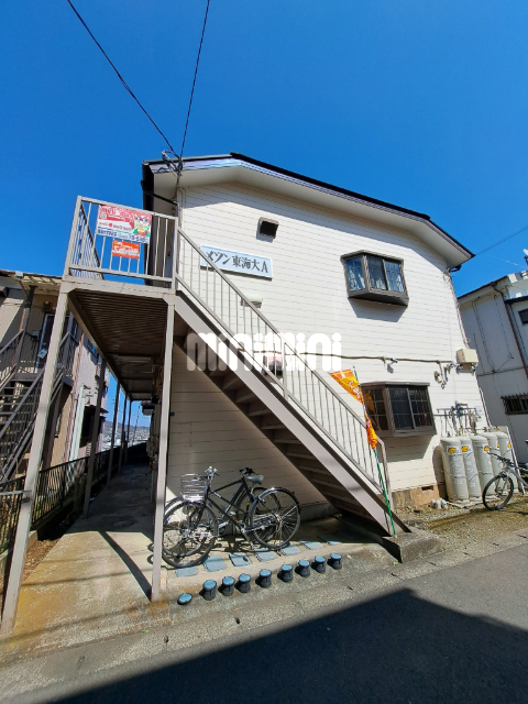 建物外観　通学路にエスカレーターもでき便利！