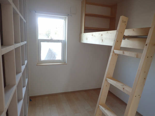 居室・リビング　ベッド有