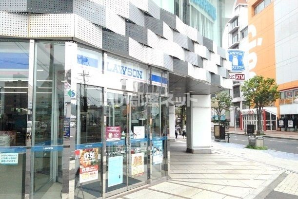 コンビニ　ローソン 八戸十三日町店（コンビニ）まで747m