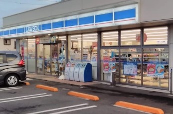 コンビニ　ローソン厚木愛甲西二丁目店（コンビニ）まで494m