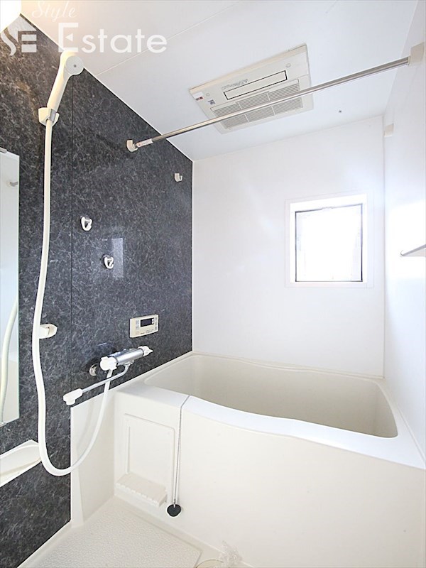 バス・シャワールーム　バスルーム