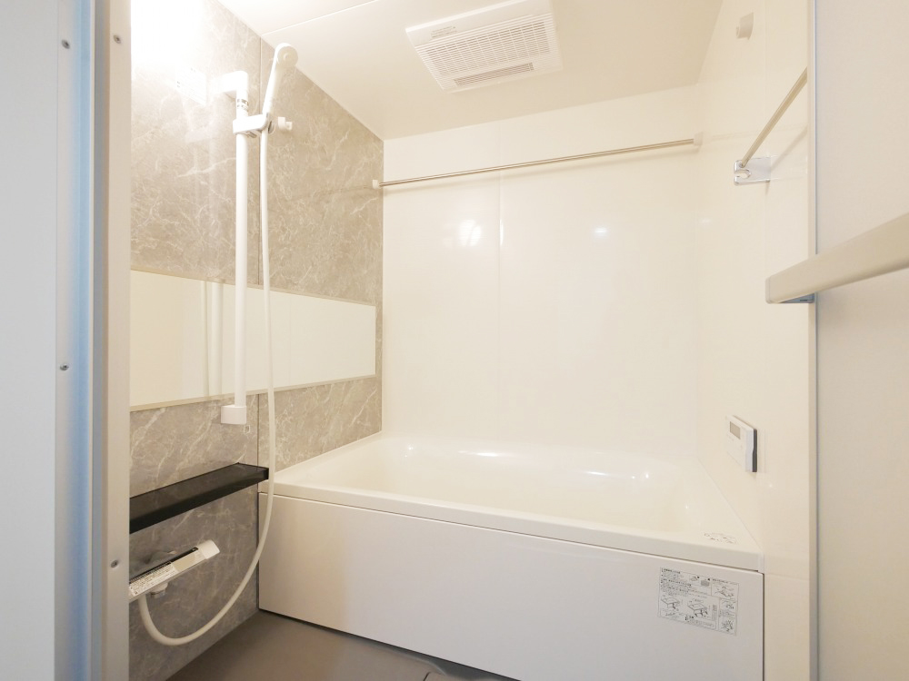 バス・シャワールーム　ゆったりサイズの1416バス！追い炊き機能付きです！