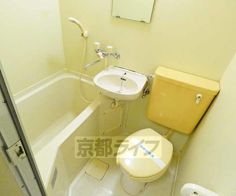 バス・シャワールーム　ユニットバスです