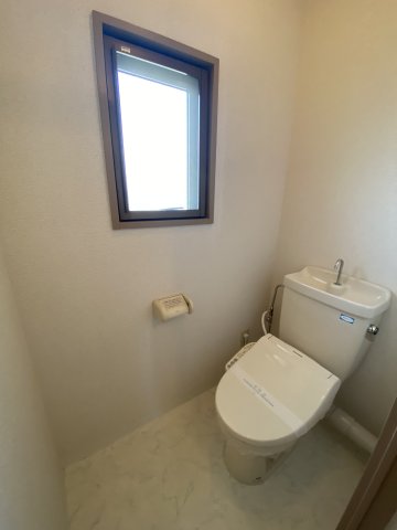 トイレ　※別部屋参考写真