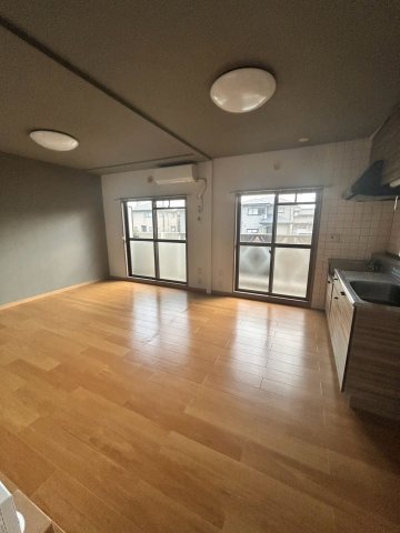 居室・リビング　※別部屋参考写真