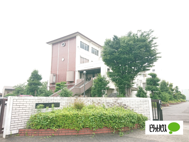 中学校　小牧市立小牧西中学校（中学校）まで790m