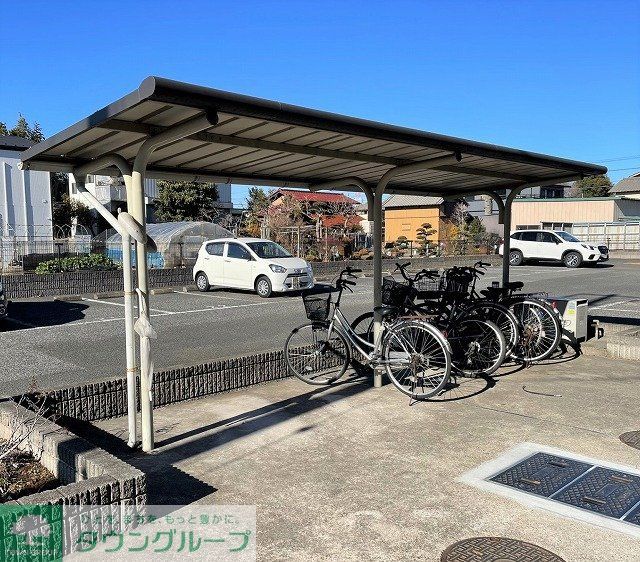 その他　屋根付き駐輪場