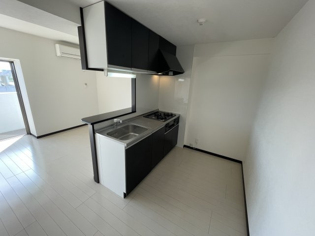 キッチン　退去前につき現況を優先します。