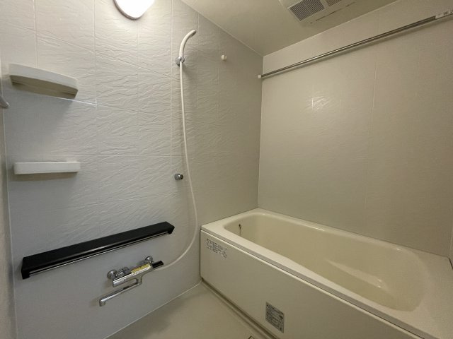 バス・シャワールーム　退去前につき現況を優先します。