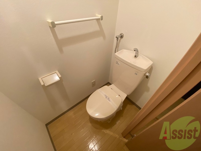 トイレ　こちらはトイレです。清潔感があり、安心して使用できます。