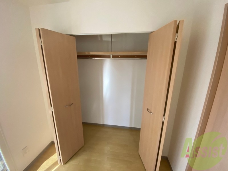 収納　寝室の収納です。部屋がすっきり片付きます。