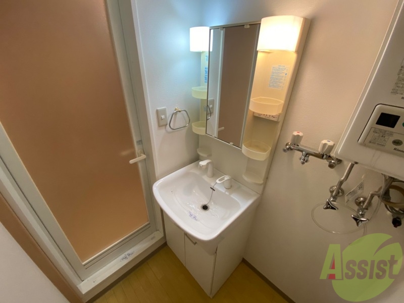 洗面設備　こちらに洗面台があります。朝の洗顔はこちらで。