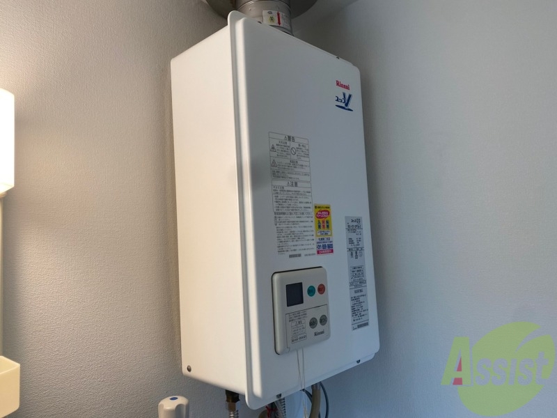 その他設備　給湯器は簡単操作で温度調整ができますよ。