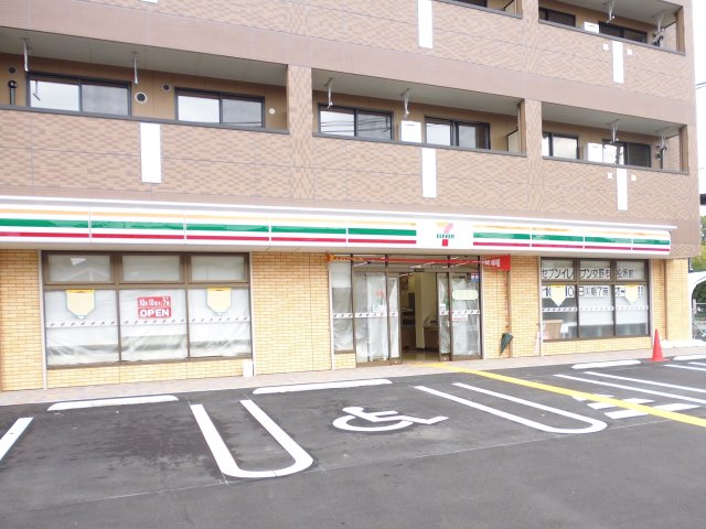 コンビニ　セブンイレブン　交野市役所前店（コンビニ）まで693m