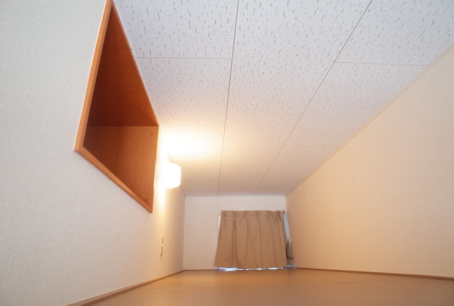レオパレスオアシス山手の居間写真