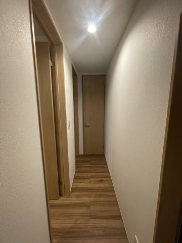 エントランス　玄関入ってすぐの景色になります！ （退去前の写真になります）