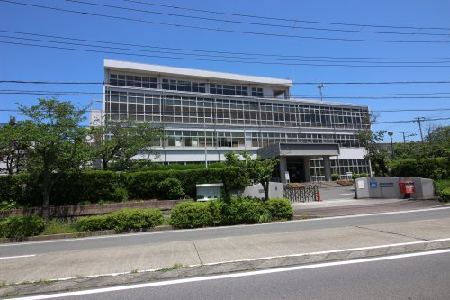 役所　久里浜行政センター（役所）まで1017m