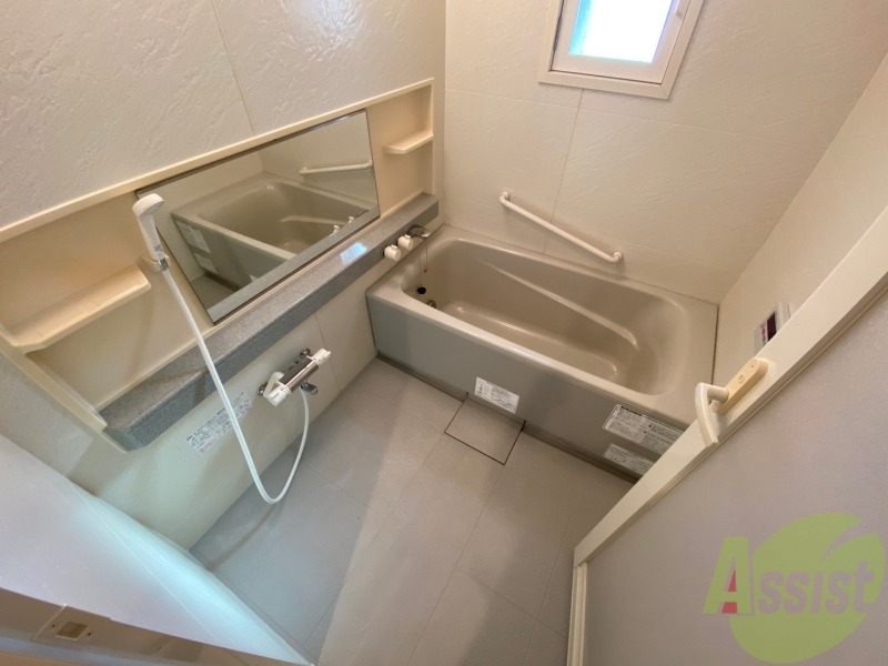 バス・シャワールーム　追い炊き付きのユニットバス日頃の疲れはここで癒しましょう