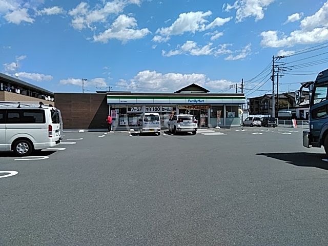 コンビニ　ファミリーマート 富士川成島店（コンビニ）まで135m