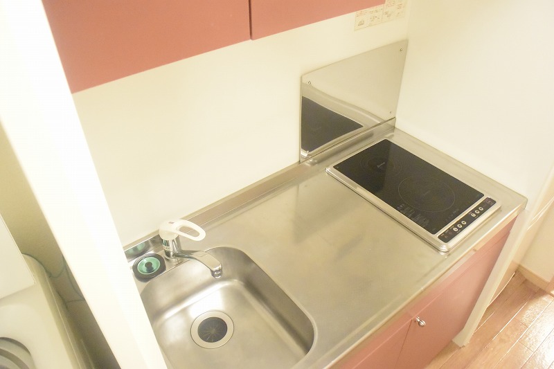 キッチン　スペース、収納ともに広いです!!