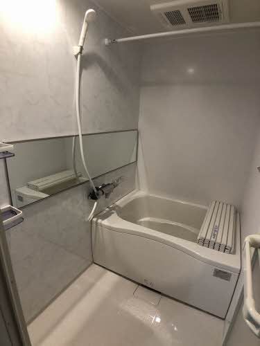 バス・シャワールーム　バスルーム