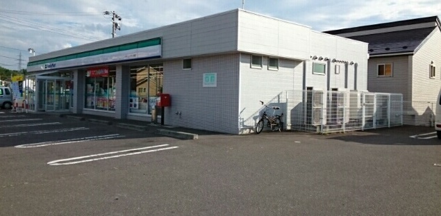 コンビニ　ファミリーマート八戸NT西店（コンビニ）まで800m
