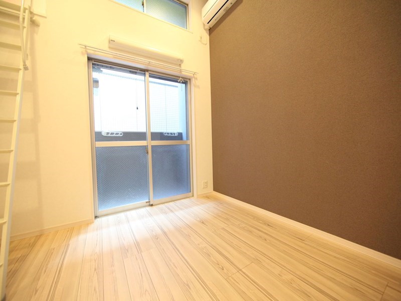 バルコニー　洋室9.4帖　ロフト6.5帖（収納にも寝室にも使えます）