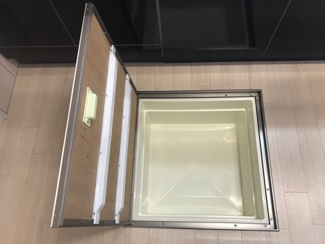 収納　床下収納