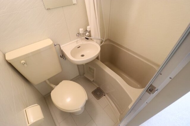 バス・シャワールーム　浴室（洗面台付き）