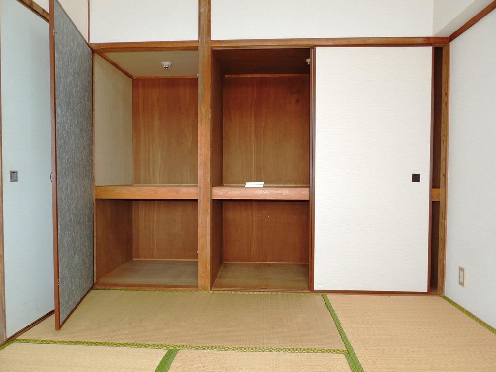 収納　和室の収納スペース（押入）です。