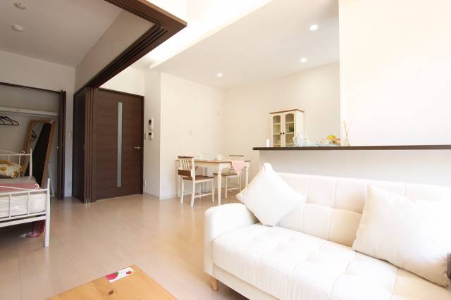 居室・リビング　おしゃれな家具が似合うリビング