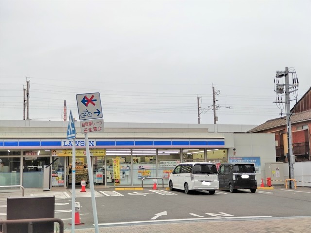 コンビニ　ローソン　西小倉駅前店（コンビニ）まで220m