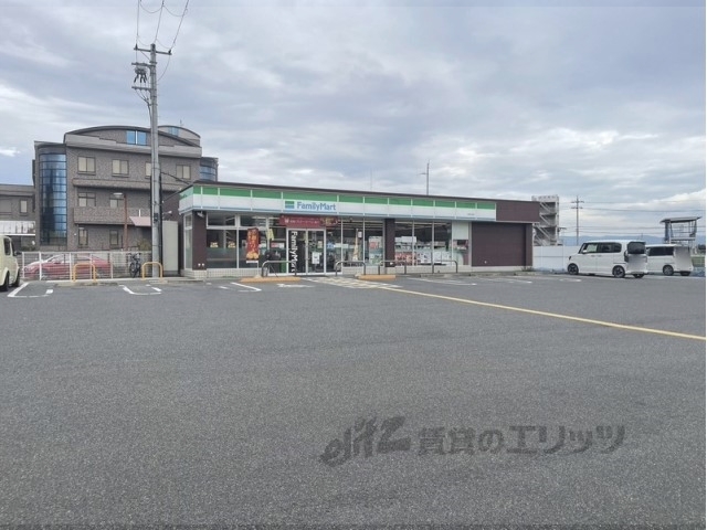 コンビニ　ファミリーマート東安堵店（コンビニ）まで600m