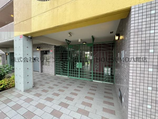 エントランス　建物の内部です