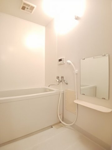 バス・シャワールーム　ゆったり過ごせるお風呂です