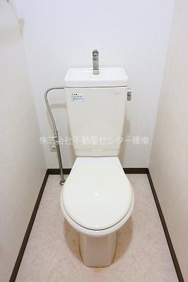 トイレ　温水洗浄便座付き