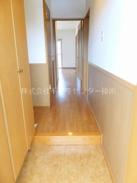 玄関　別部屋画像です