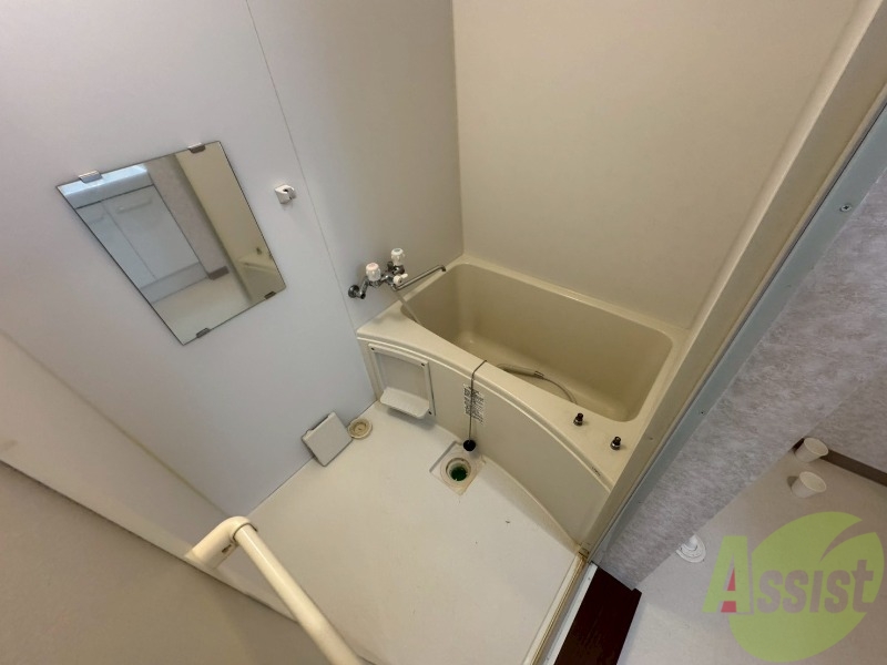 バス・シャワールーム　ユニットバスです。疲れを癒すのに欠かせませんね！