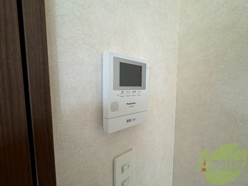 セキュリティ　ＴＶモニター付インターホンです。来客者の顔が見えるので安心！