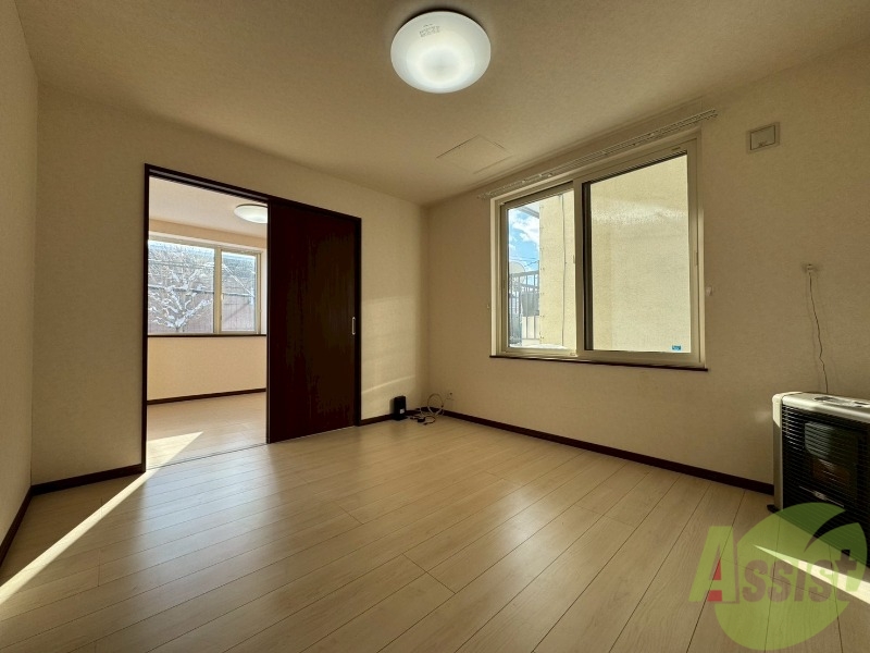 居室・リビング　広くてキレイなお部屋が広がっていて、充実した生活が送れそう。