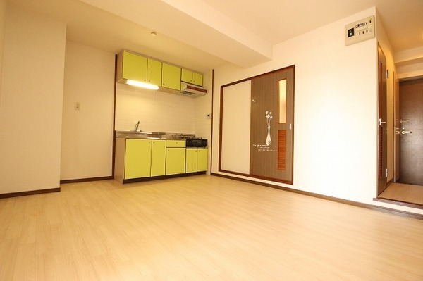 居室・リビング　※別室同じ間取りの写真。現況を優先します。