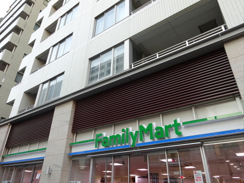 コンビニ　ファミリーマート　小浦目黒青葉台店（コンビニ）まで155m