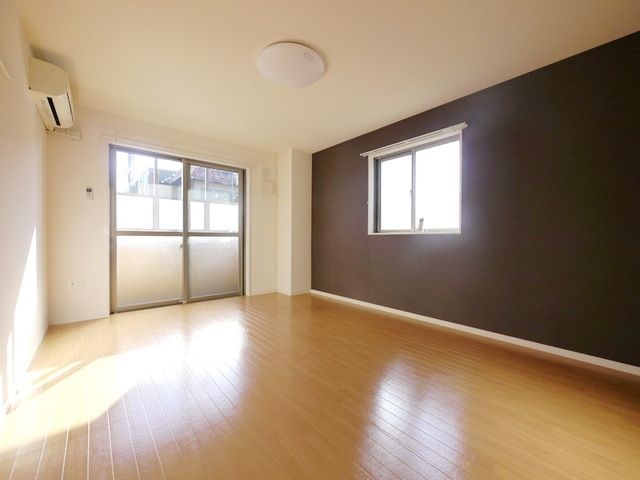 居室・リビング　★角部屋２面採光★