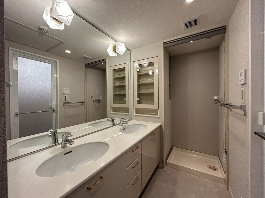 洗面設備　洗面室